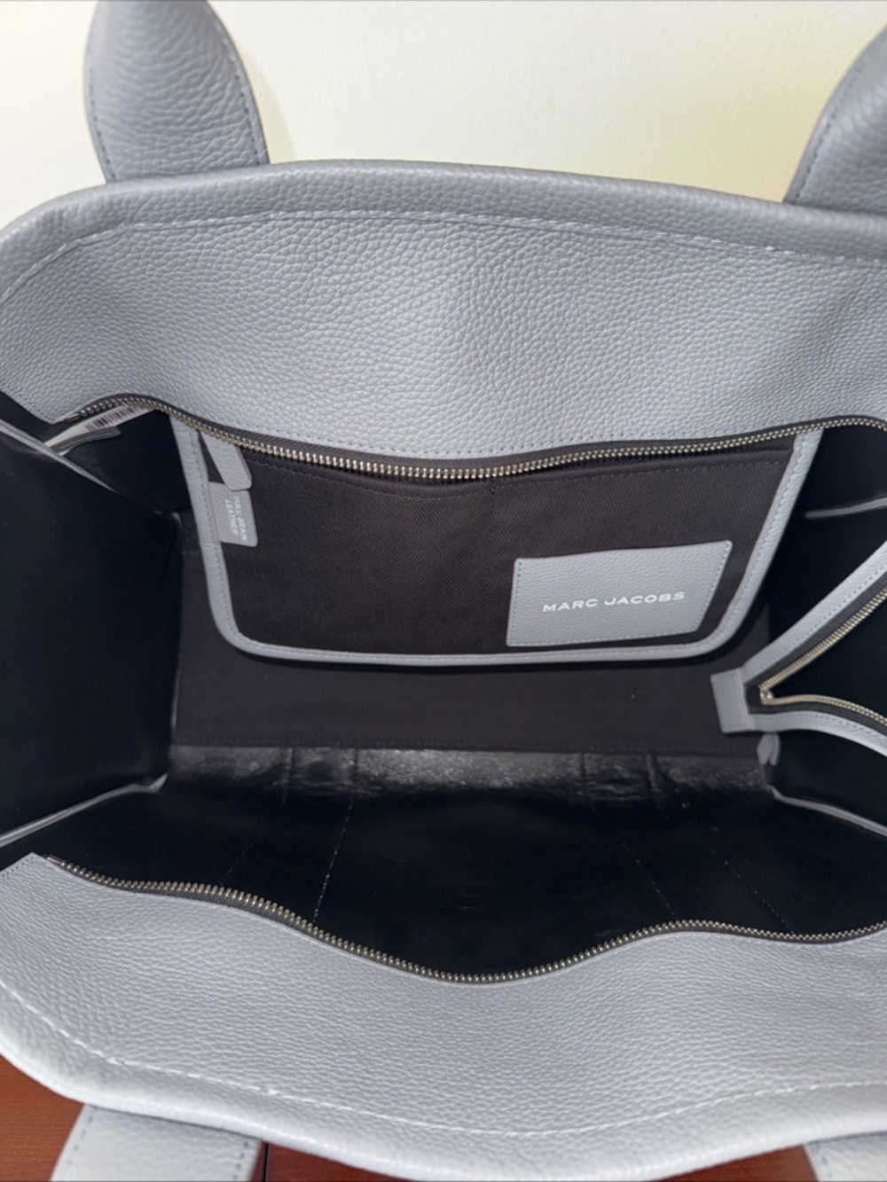 Marc Jacobs The Tote Bag - Large Leather Cement Gray - Picture 6 of 9